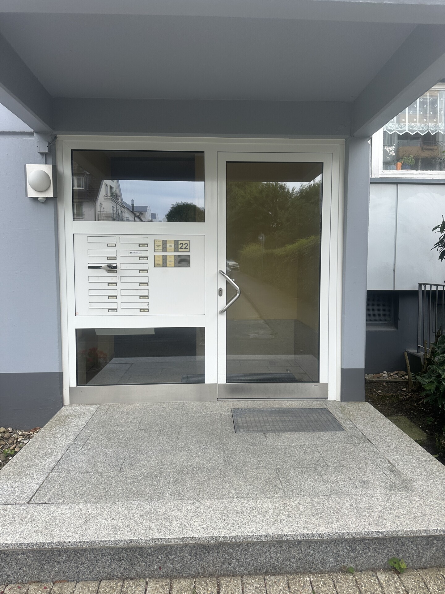 4 Zimmer, 2 Bäder, Loggia und Tiefgarage – modernisierte Etagenwohnung auf den Barmer Südhöhen